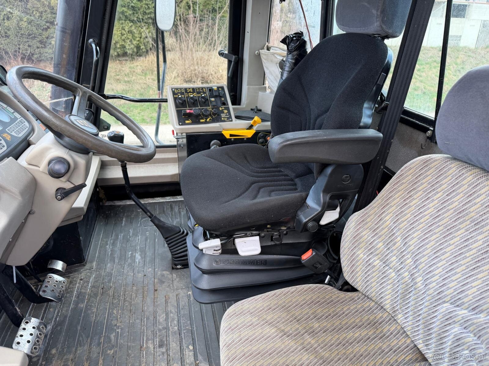 Ciągnik rolniczy JCB Fastrac 3185 rok prod. 2001, cena 68500 - 4