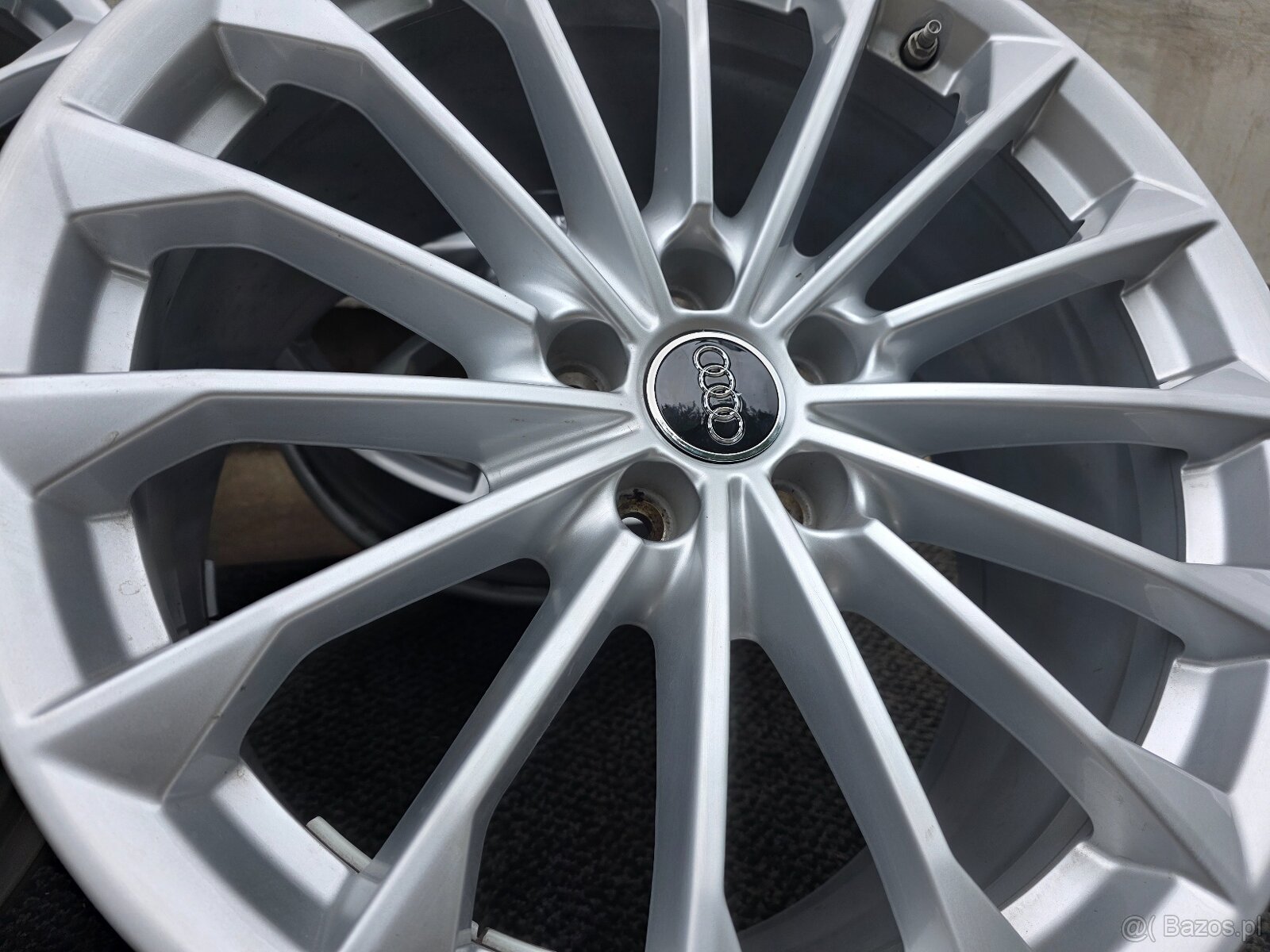 FELGE -ALUMINIOWE 5X112 R19 AUDI 9,0J ET34 - 4