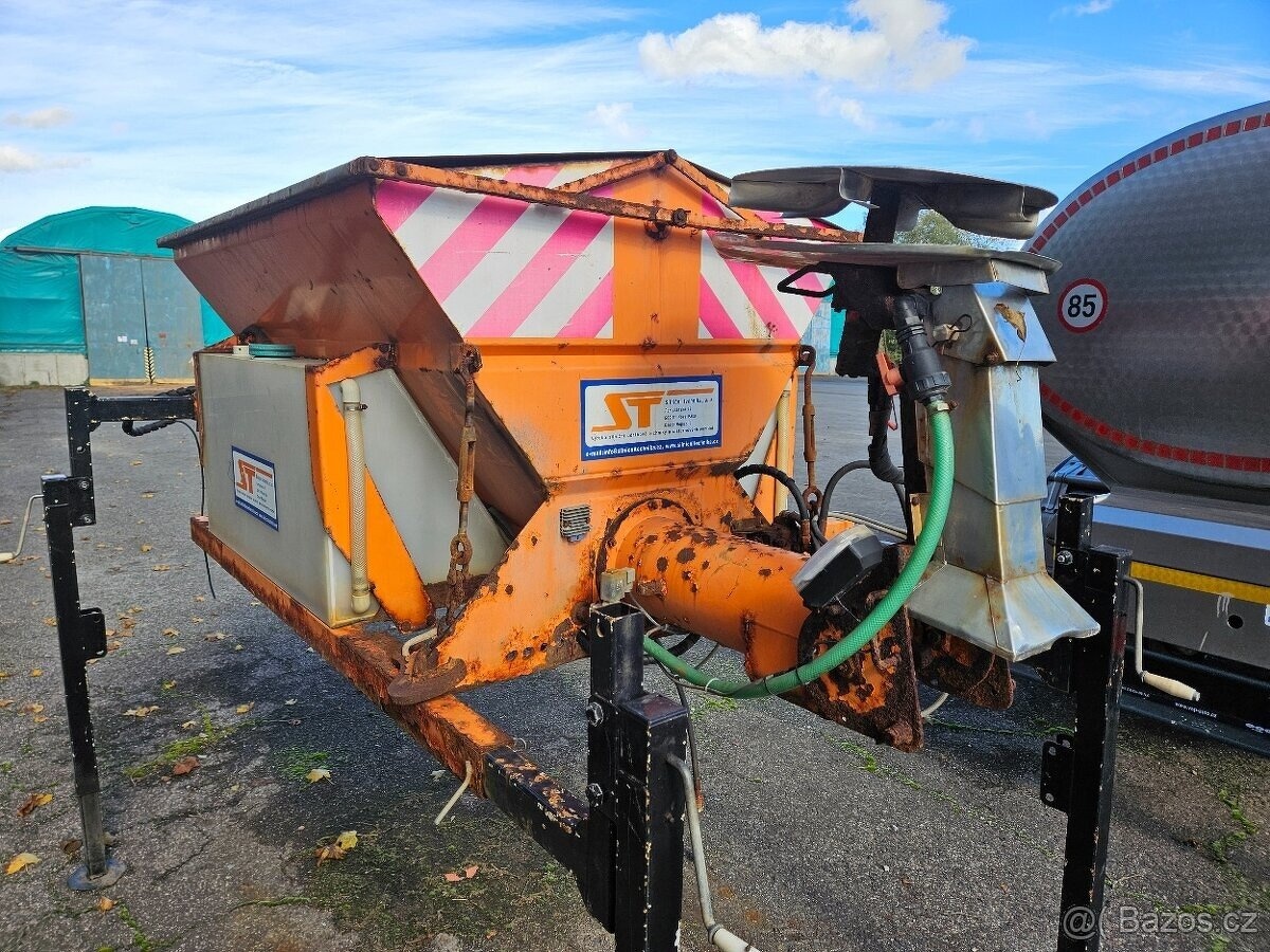 Wielostanowiskowa ciężarówka z platformą, posypywarka miejsk - 4