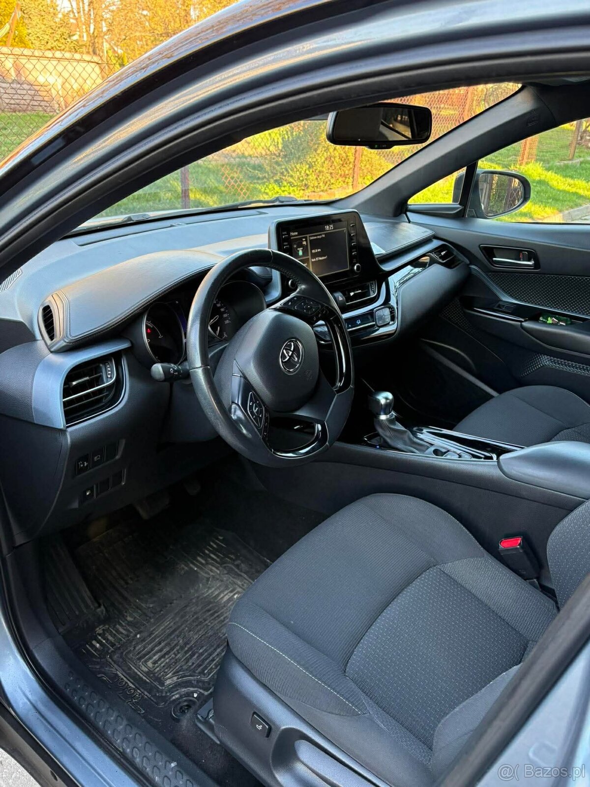 Sprzedam Toyotę CHR - 4