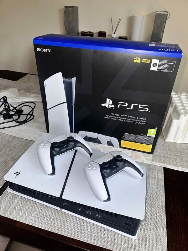 PS5 Digital - 4