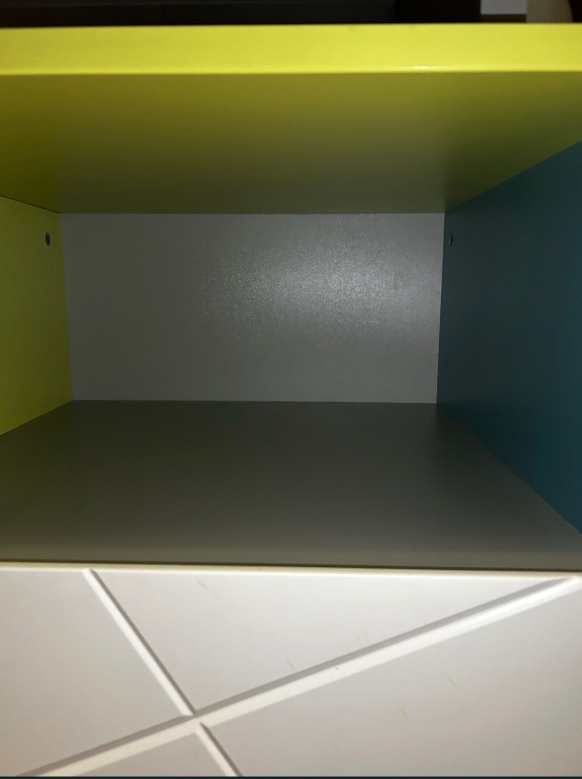 biurko z dwiema półkami oraz z fotelem obrotowym – komplet - 4