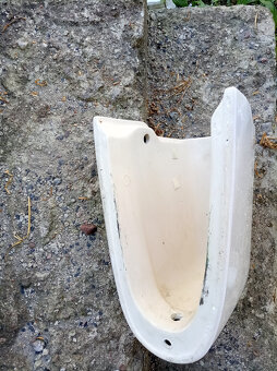 postumenty podwieszane pod umywalkę - 4