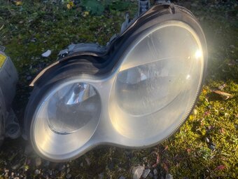 Lampy przednie używane Mercedes Benz C200 odbiór wkasny - 4