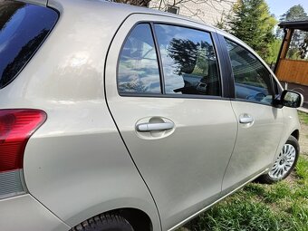 Yaris - 4