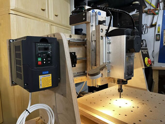 Frezarka CNC Oryginalna od LifeLatitudes (YouTube) 3 osie z - 4