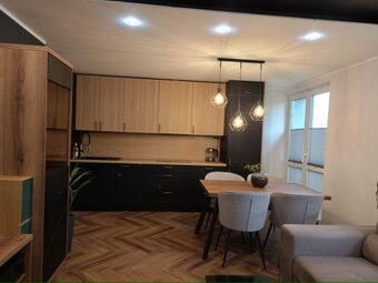 Sprzedam mieszkanie po generalnym remoncie - 4