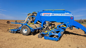 Ciągnik 270 KM z RTK i siewnikiem 6 m GRATIS +SectionControl - 4