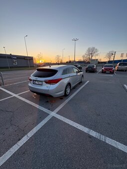Sprzedam Hyundai z automatyczną skrzynią biegów - 4