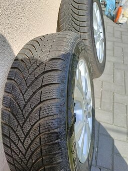 Sprzedam komplet kół zimowych Toyoty Yaris cros - 4