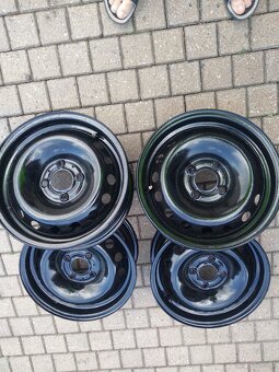 Średnica felgi14" Szerokość felgi5.5" Rozstaw śrub4x100 Od - 4