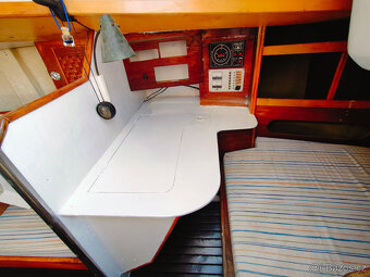 Jacht żaglowy kajutowy 9 m - 4