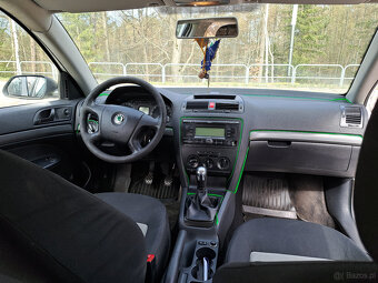 Sprzedam auto Skoda Octavia 1,6 MPI - 4