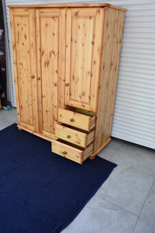 szafa z drewna sosnowego - jak nowa - 4