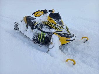 skuter śnieżny Ski-Doo RS 600 - 4