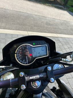 Suzuki GSR 750 - 4
