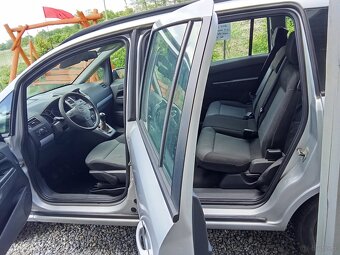 Opel Zafira   1.6 benz     rok 2005 - 4