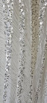 Suknia ślubna z cekinami - 4