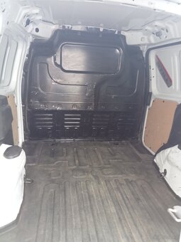 Ford Transit Courier - 4