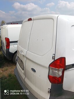 Ford Transit Courier - 4