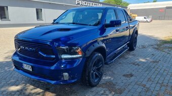 Dodge Ram Sport 5.7 Hemi 4X4 - 4