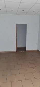 Dwa lokale, jeden z najemcą sprzedam - 4