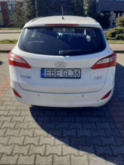 Sprzedaż Hyundai i 30 rok produkcji 2015 - 4