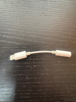 Lightning to Headphone Jack Adapter Apple - 4