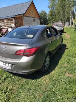 Sprzedam samochód Opel Astra J 2018r. - 4