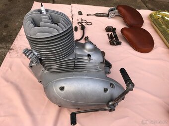Jawa 250 Pérák FJ 1947 –  silnik po remoncie kapitalnym - 4