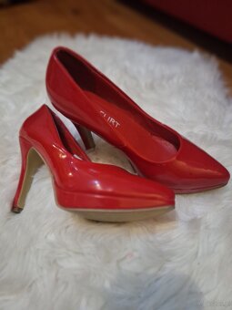 Czerwone szpilki - 4