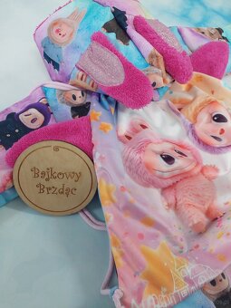 Kurtka przeciwdeszczowa Labubu rozm 122 nowa - 4