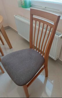 Stół drewniany z 4 krzesłami - 4