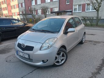 Toyota Yaris II - 4