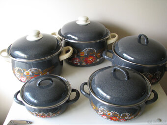 Solidne czeskie garnki emaliowane z czasów PRL z pokrywkami - 4