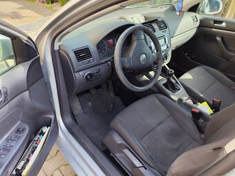 Volkswagen jetta 1.6 benzyna rok 2007 - 4