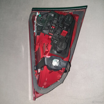 Sprzedam: oryginalna lampa (prawy tył ) --Audi A4 B8 (Sedan) - 4