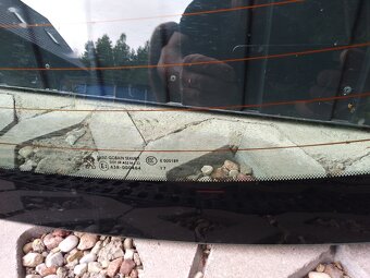 PEUGEOT 308 T9 2017 Rok, Szyba oraz Osprzęt tylnej Klapy - 4