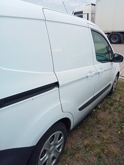 Ford Transit Courier 1.5 - 4