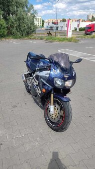 HONDA CBR 900RR SC28 1995r - 4