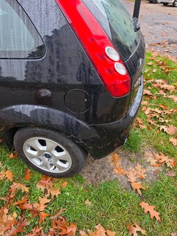 Sprzedam Ford fiesta 1,3 2007r - 4