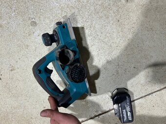 Akumulatorowy strug do drewna Makita DKP180Z - 4