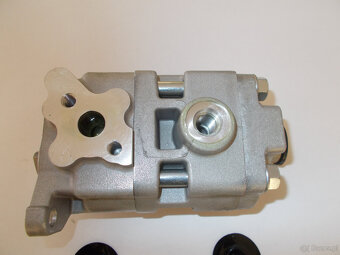 pompa hydrauliczna 6C140-37304  (6C140-3730-0) - 4