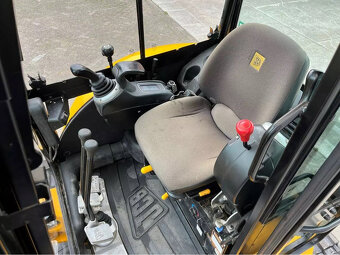 28 KM / 20,9 kW (Perkins)→JCB 8030ZTS - 4