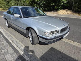Bmw 7 piekny klasyk - 4