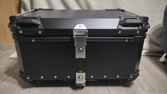 Aluminiowy bagażnik motocyklowy(Top Case). Pojemność 65 - 4