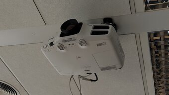 prodám dataprojektor EPSON s dálkovým ovladačem - 4