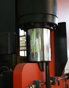 Prasa krawędziowa STPC 160 - 4