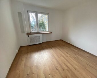 3 pokoje, 63m2, balkon, II piętro, winda, po remoncie, Os. D - 4