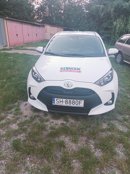 Sprzdam Toyotę Yaris r. 2023 z wyposażeniem do Nauki Jazdy - 4